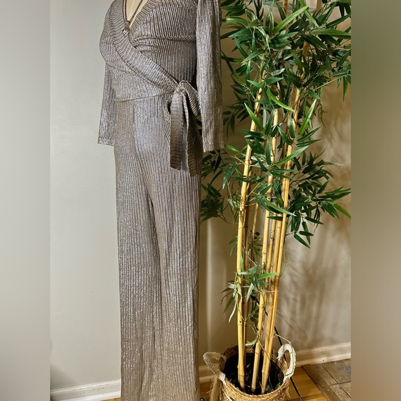 LUXXEL STRIPLE SPLIT JUMP SIZE SMALL - Picture 4 of 8